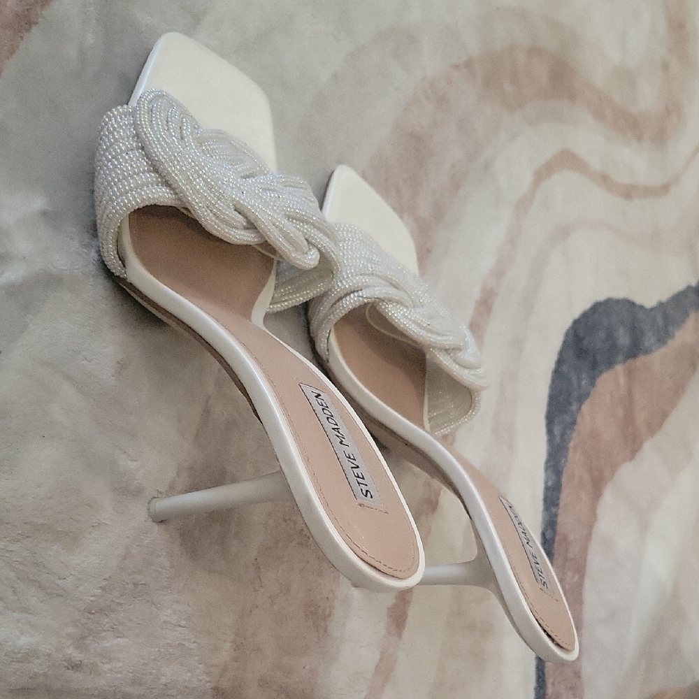 Steve Madden Women's White Slide Sandals - Picture 2 of 6